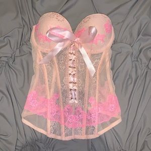 Victoria’s Secret strapless lace corset